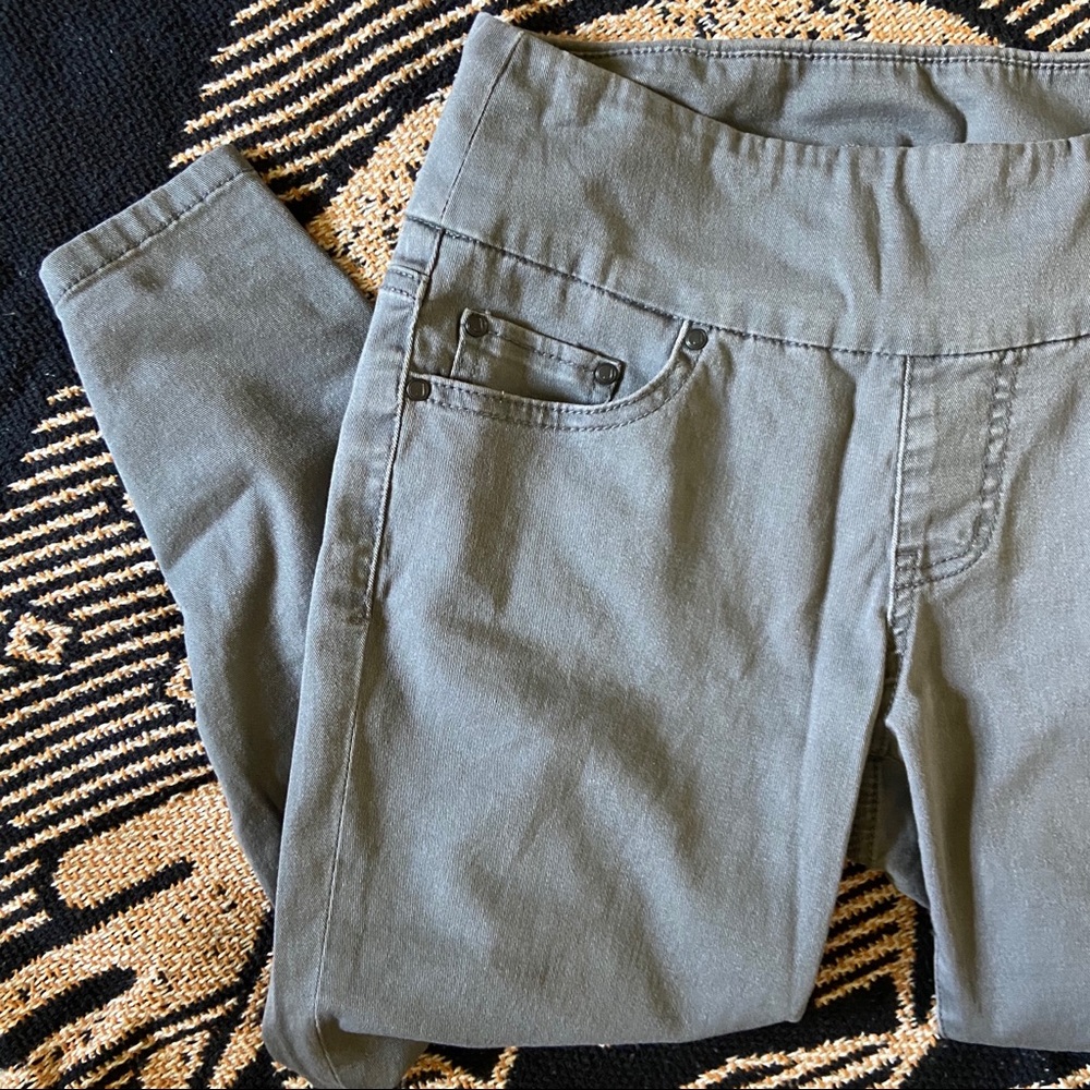 Grey JAG Capris